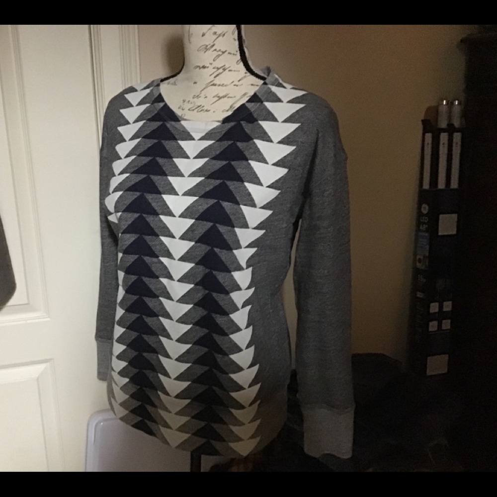 Beautiful sweater - Picture 2 of 3